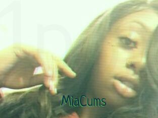 MiaCums