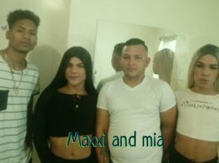 Maxxi_and_mia